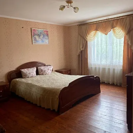 Medova Hata * Verkhnyaya Rozhanka