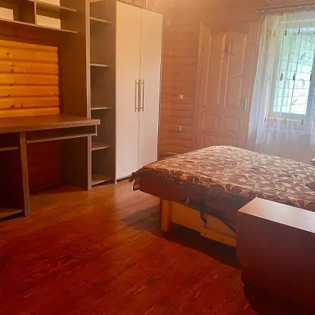 Medova Hata * Verkhnyaya Rozhanka