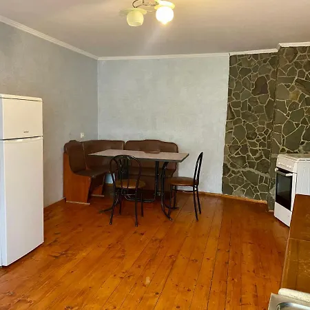 Medova Hata * Verkhnyaya Rozhanka